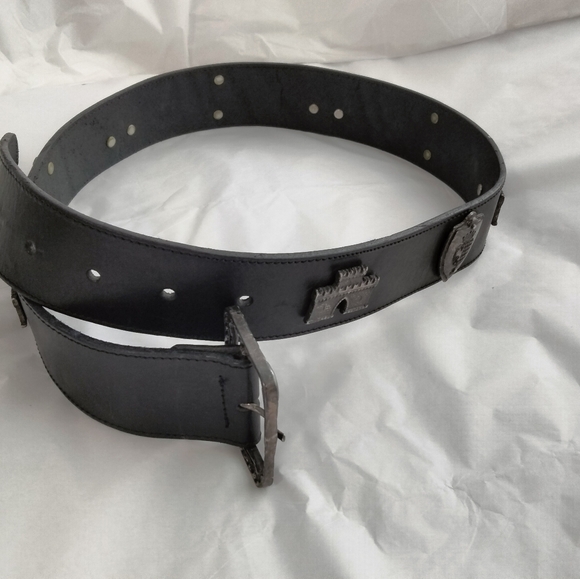 Neiman Marcus black leather women\'s  belt medieval Rare size M Made in Italy